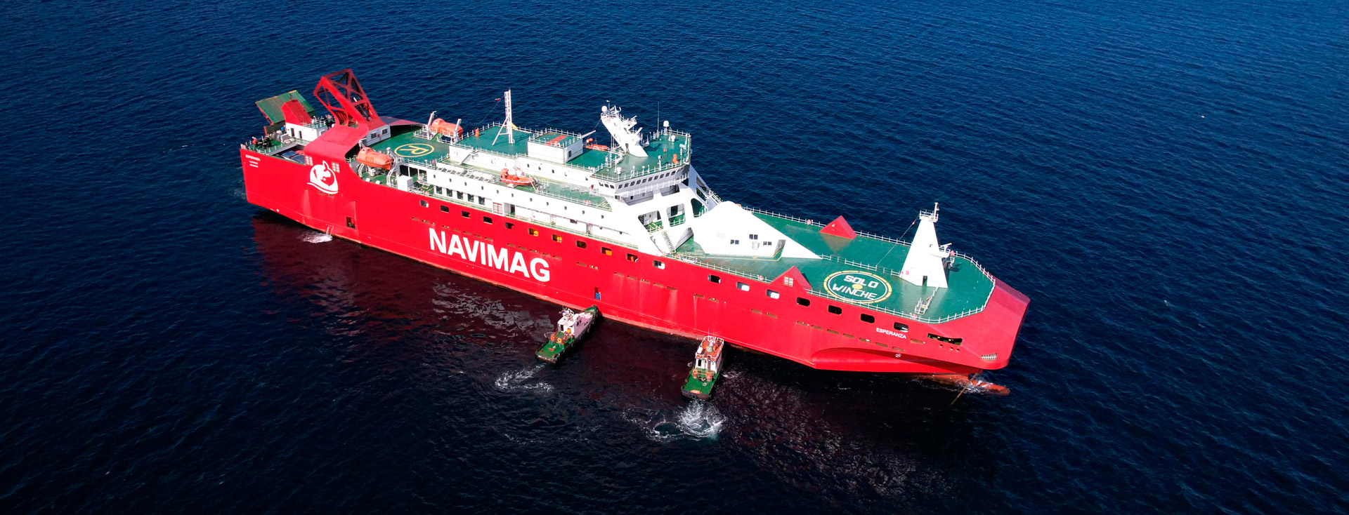Nave en el mar de la zona austral